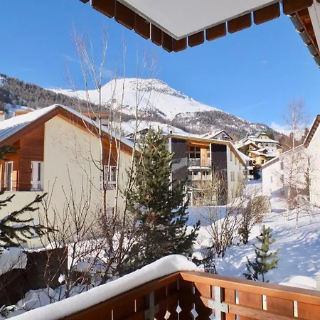 Stambuoch 3 דירה